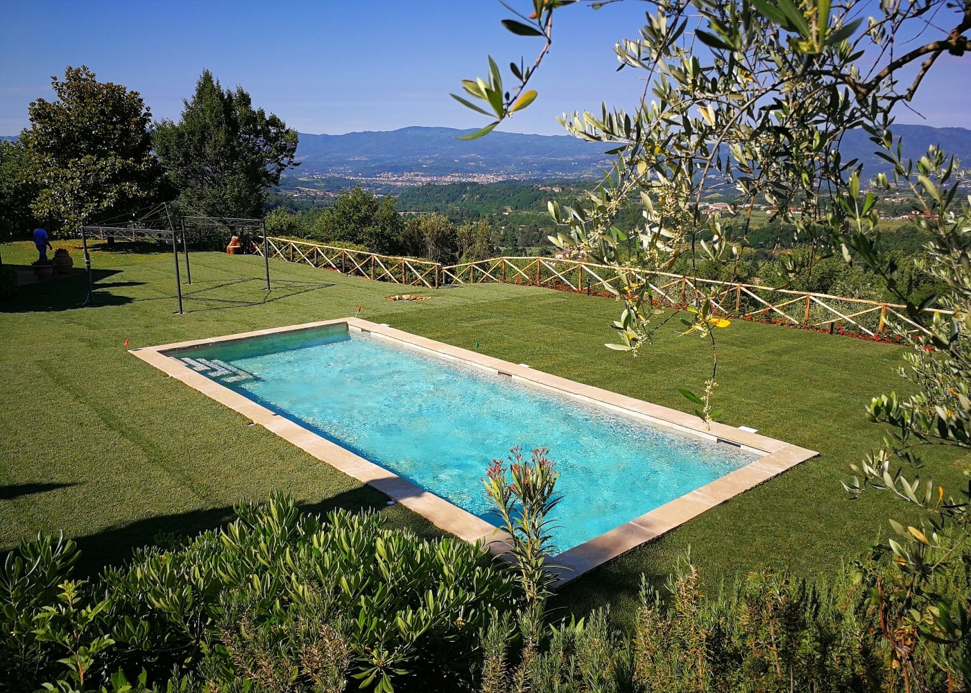 Realizzazione piscina classica in Toscana