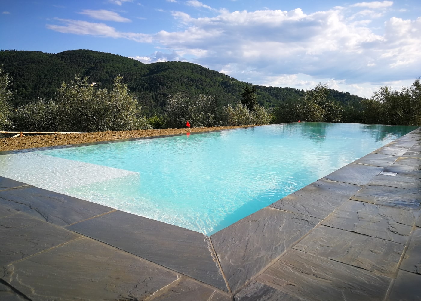 Realizzazione piscina di design in Toscana by Gardenpool